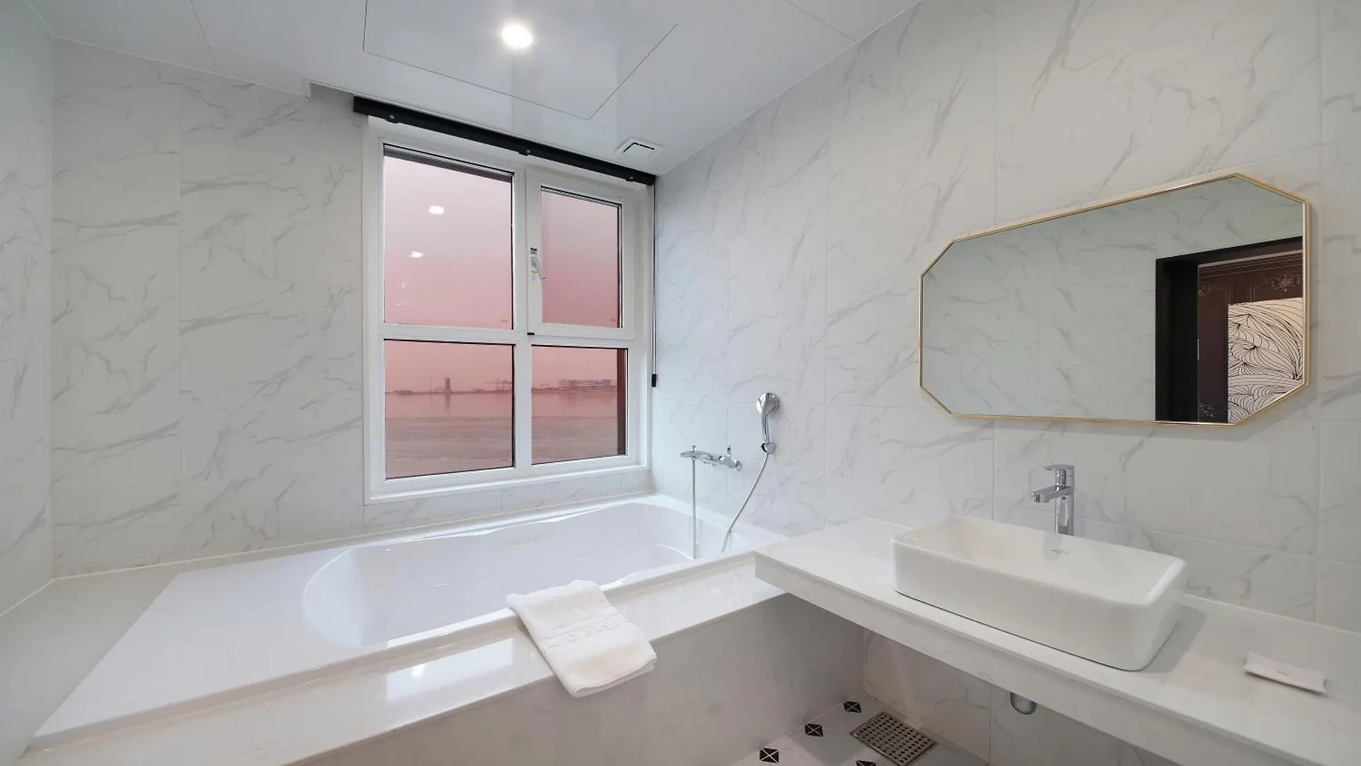 ***  Restia Incheon Bay Hotel South Korea