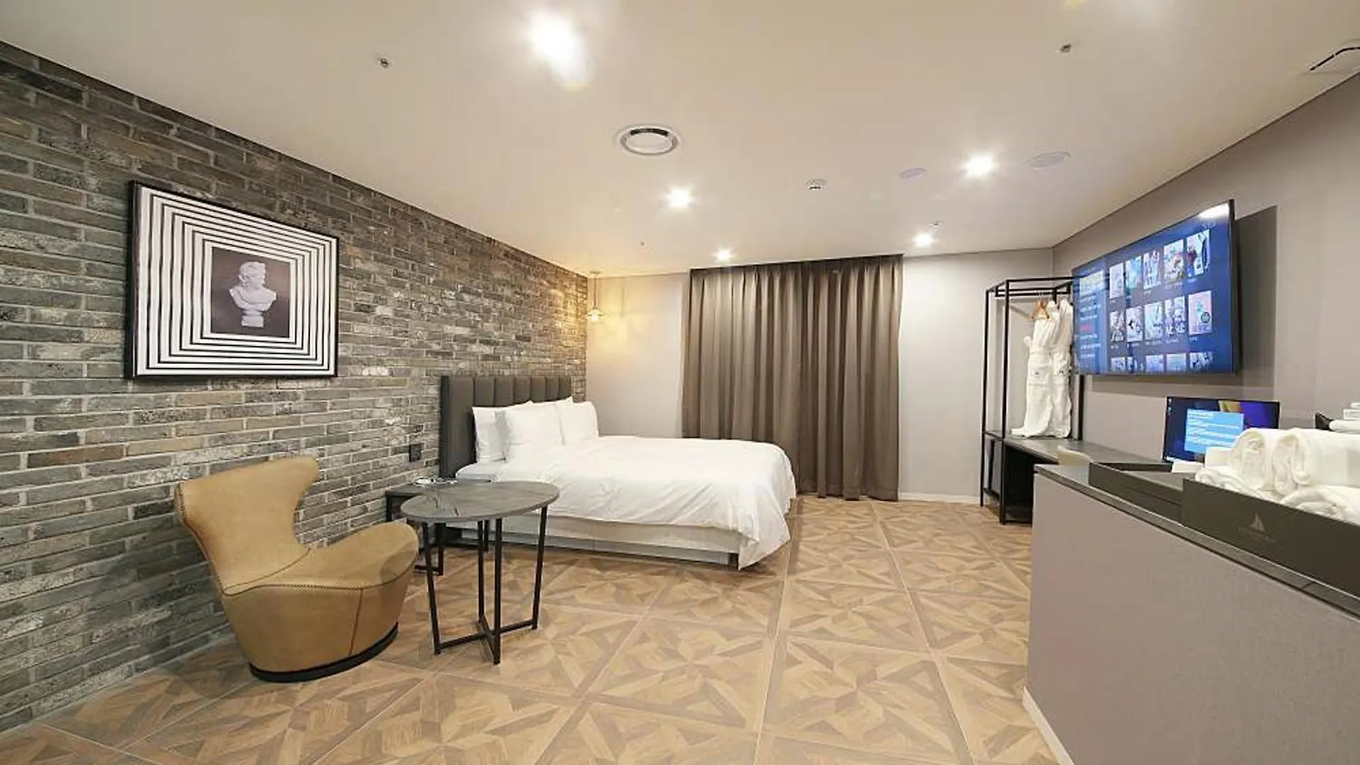 ***  Restia Incheon Bay Hotel South Korea