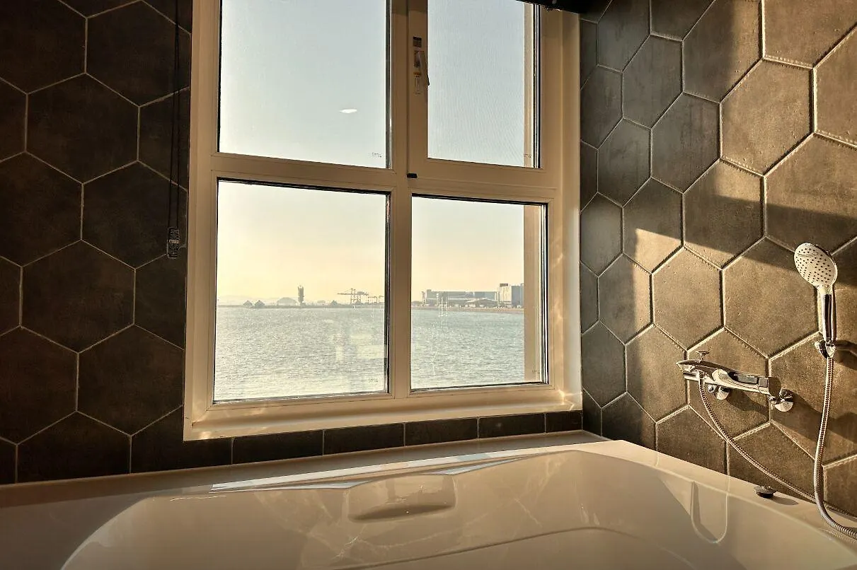 ***  Restia Incheon Bay Hotel 韓国