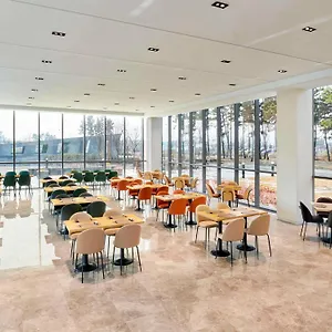 4* Отель Ibis Styles Ambassador Airport T2