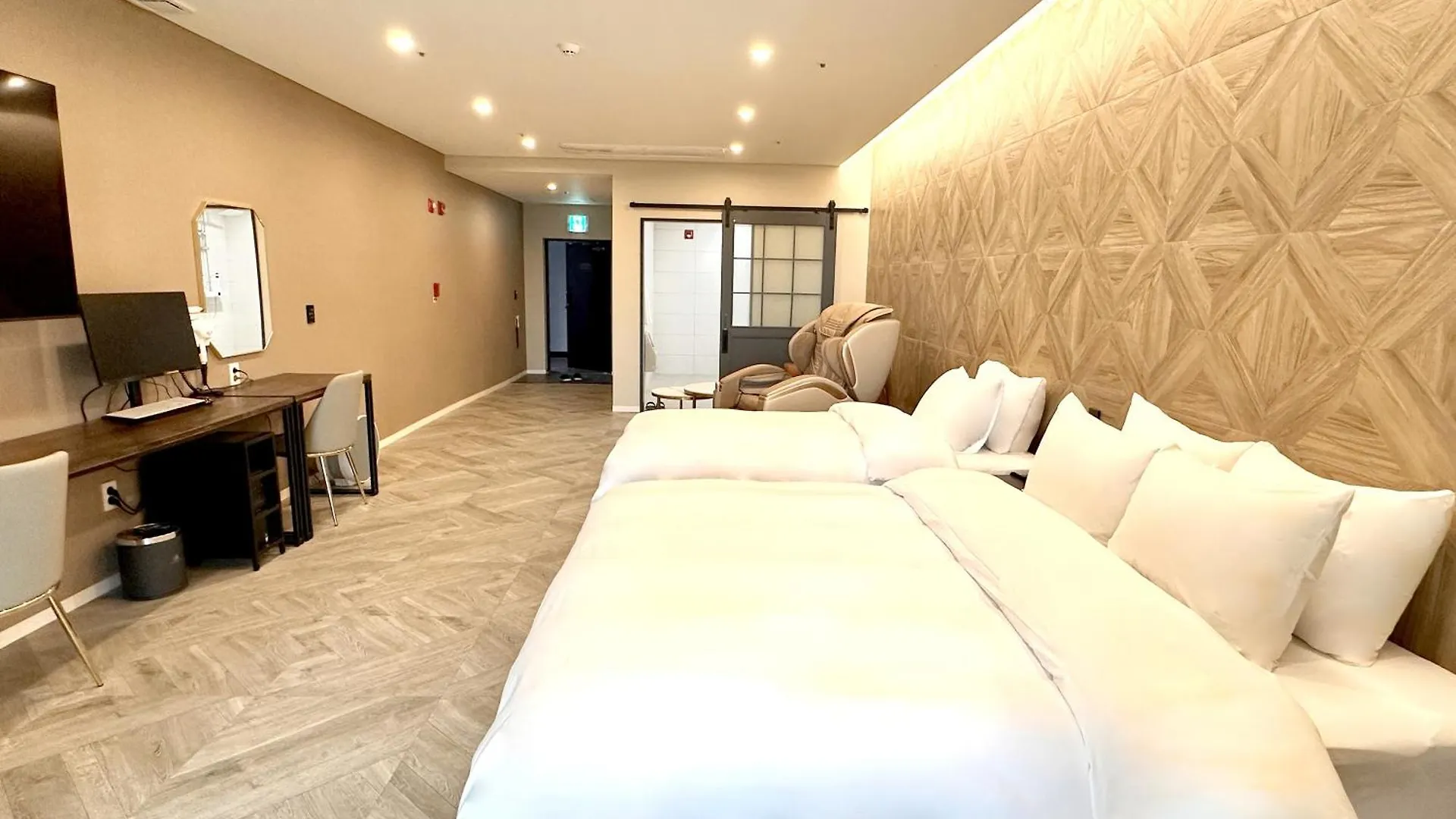 ***  Restia Incheon Bay Hotel 韓国