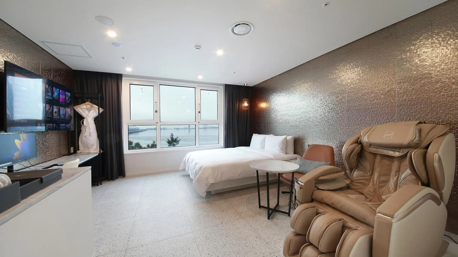 Restia Incheon Bay Hotel 3*,
